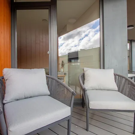 Cohost I Cozy With Balcony, Near Center Połąga