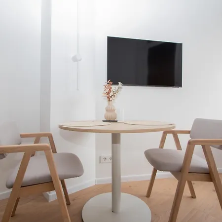 Cohost I Cozy With Balcony, Near Center * Połąga