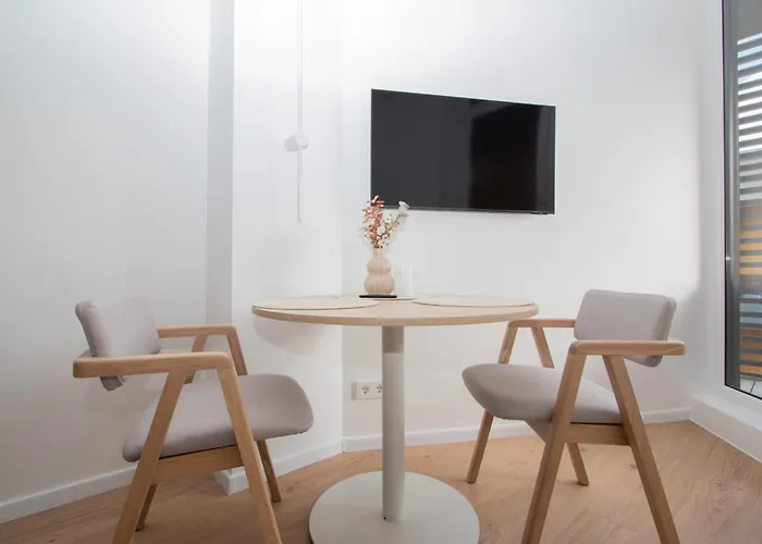 Cohost I Cozy With Balcony, Near Center * Połąga